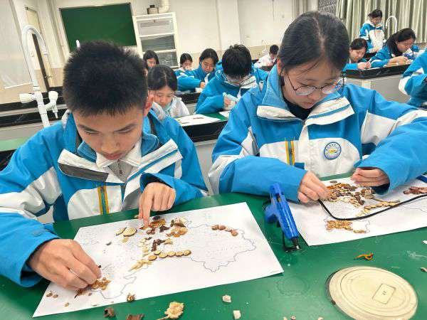 科普活动-陕西自然博物馆“道地中药在哪里”课程走进高新一中